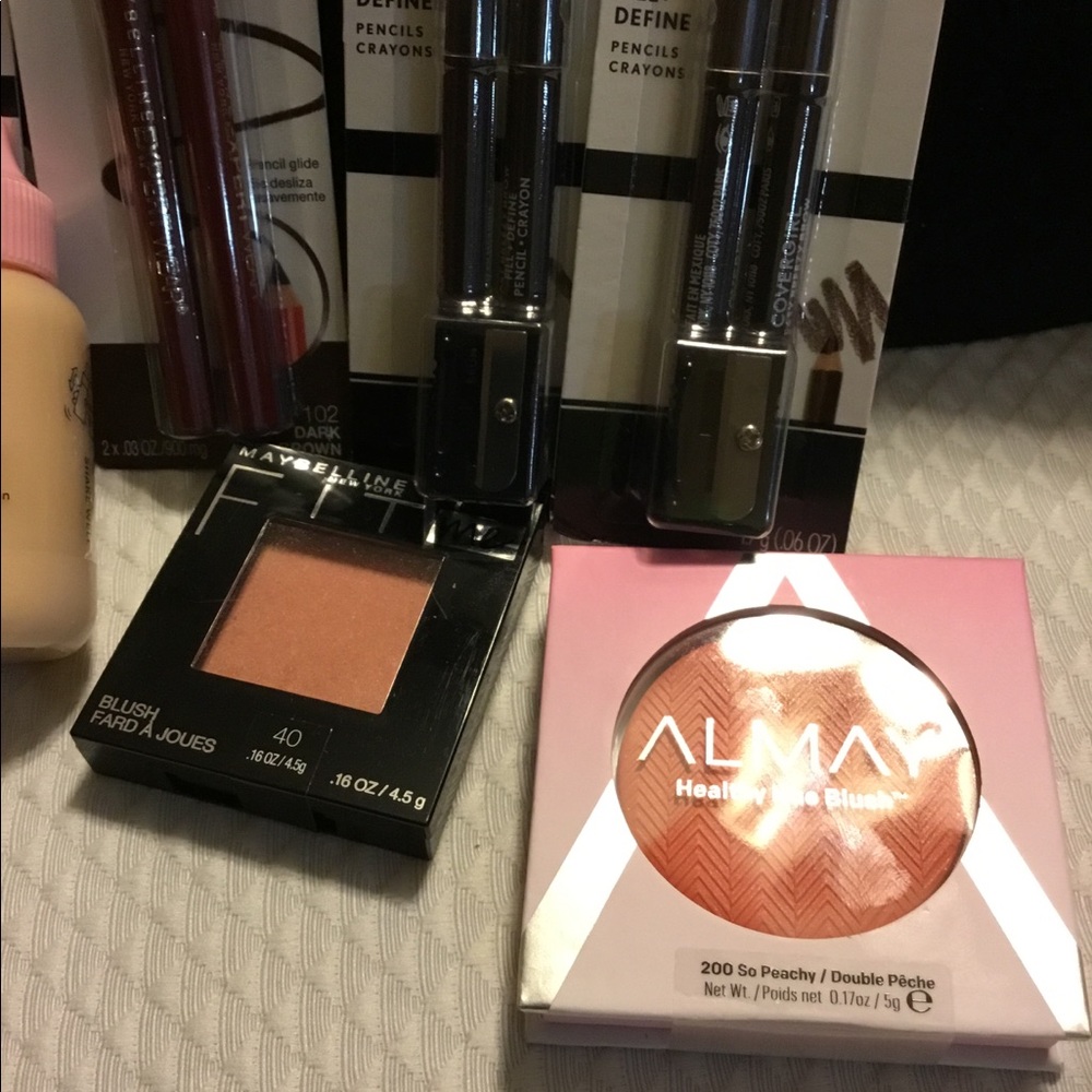 Makeup - Picture 5 of 6